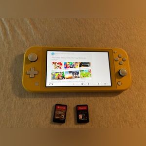 Nintendo Switch Lite Yellow w/ Zelda Breathe of the Wild & Skyrim